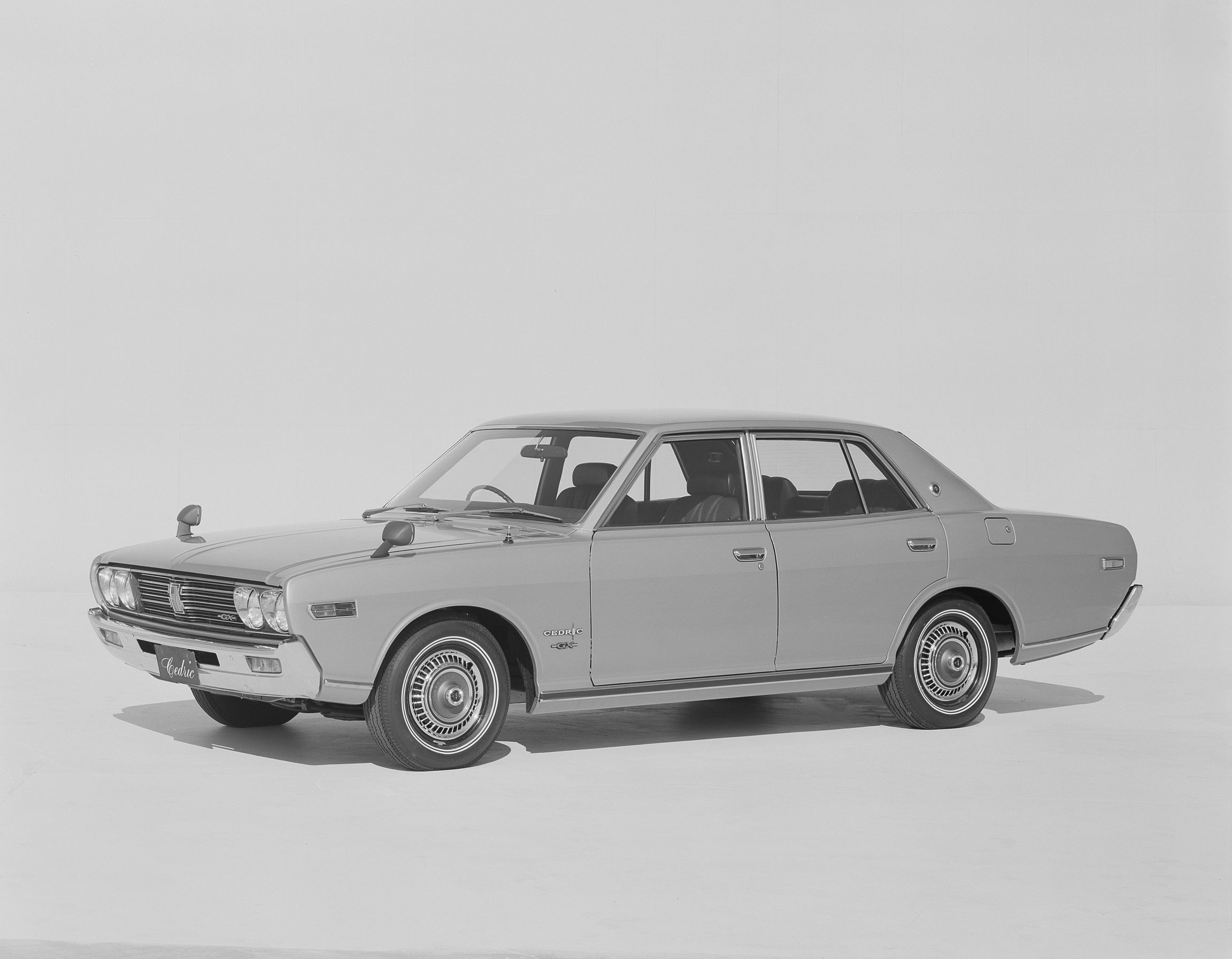 日產汽車公司向中國出口公爵(CEDRIC)轎車